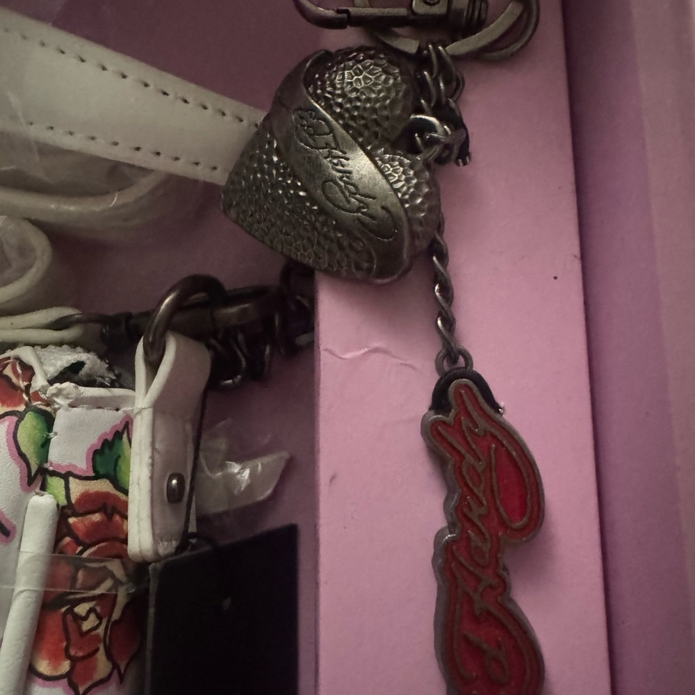 Ed Hardy White Tattoo Heart & Skull Baguette Bag - Picture 5 of 7